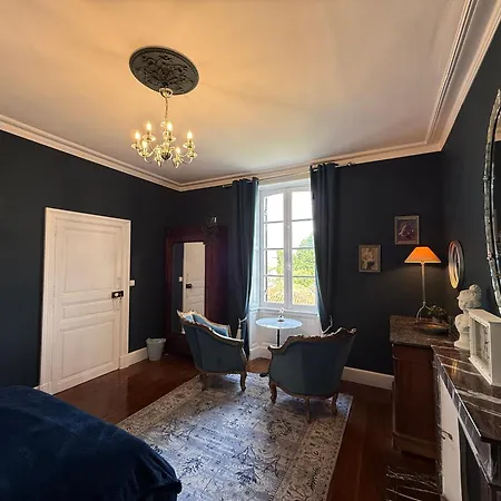 לינה וארוחת בוקר La Maison De Maitre Chagnon 3*