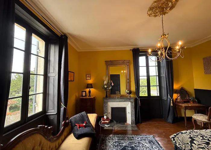 La Maison De Maitre Chagnon Bed & Breakfast