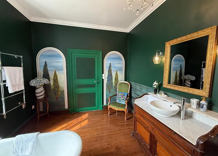 La Maison De Maitre Chagnon Bed & Breakfast 3*