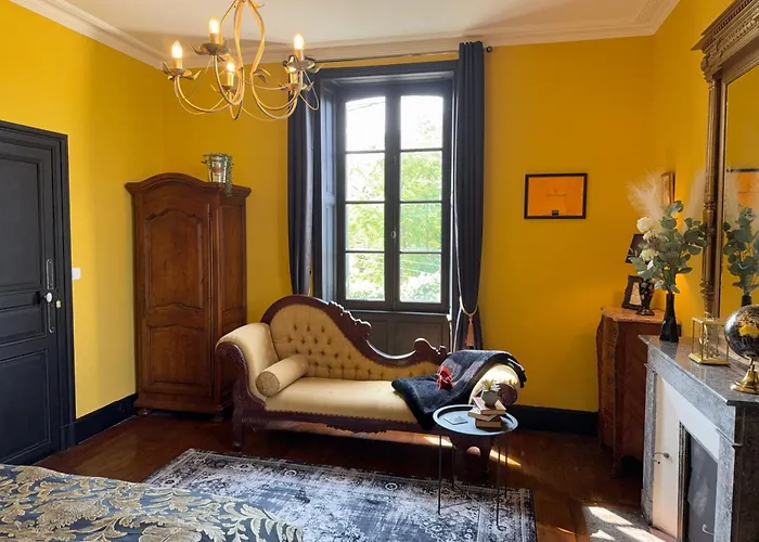 La Maison De Maitre Chagnon Bed & Breakfast