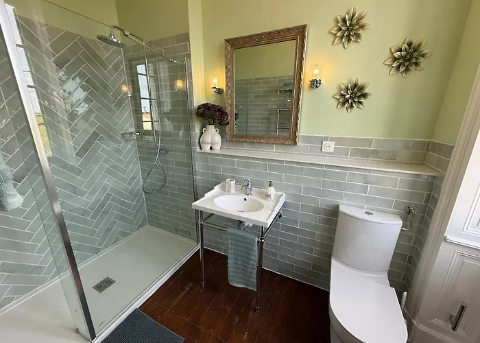 Bed & Breakfast La Maison De Maitre Chagnon 3*