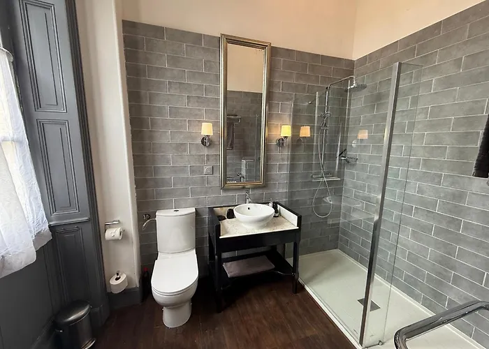 Bed & Breakfast La Maison De Maitre Chagnon 3*